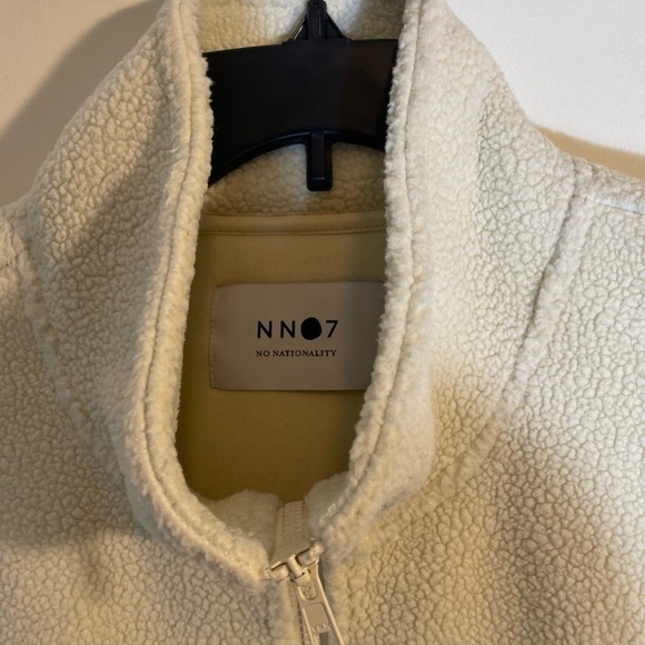 𝅺NN07 NIL 3441 RELAXED FLEECE VEST in cream - Picture 11 of 14